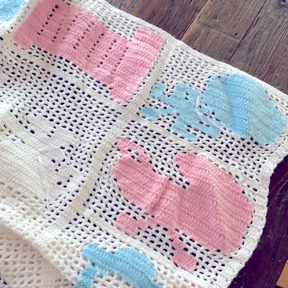 Vintage crochet baby blanket‎ EUC